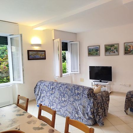 Dorothea House Apartment เลวานโต ภายนอก รูปภาพ